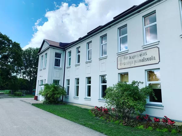 Auces vidusskola 125m2